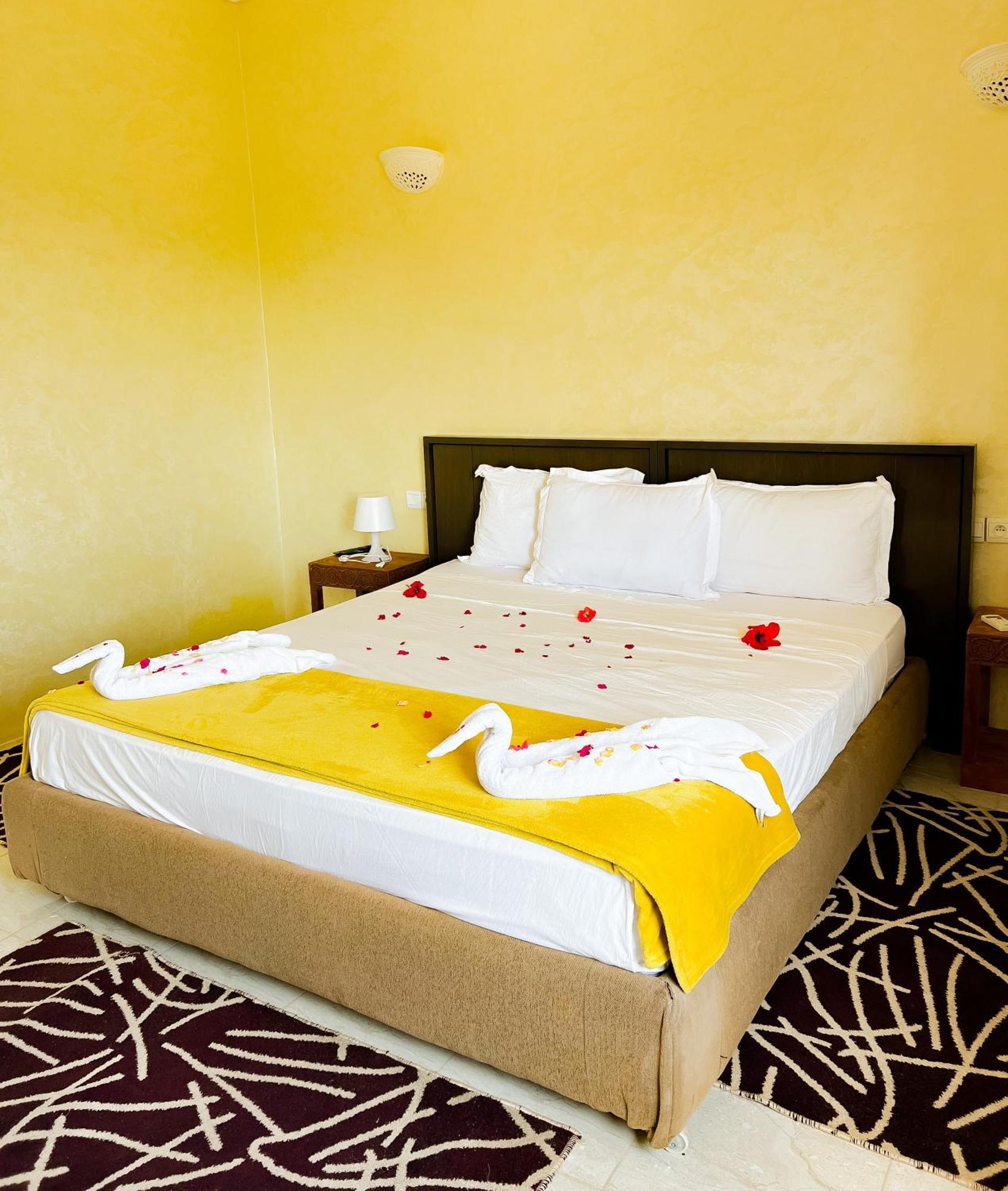 Guest House Qodwa Sidi Abdallah Ghiat Exterior foto